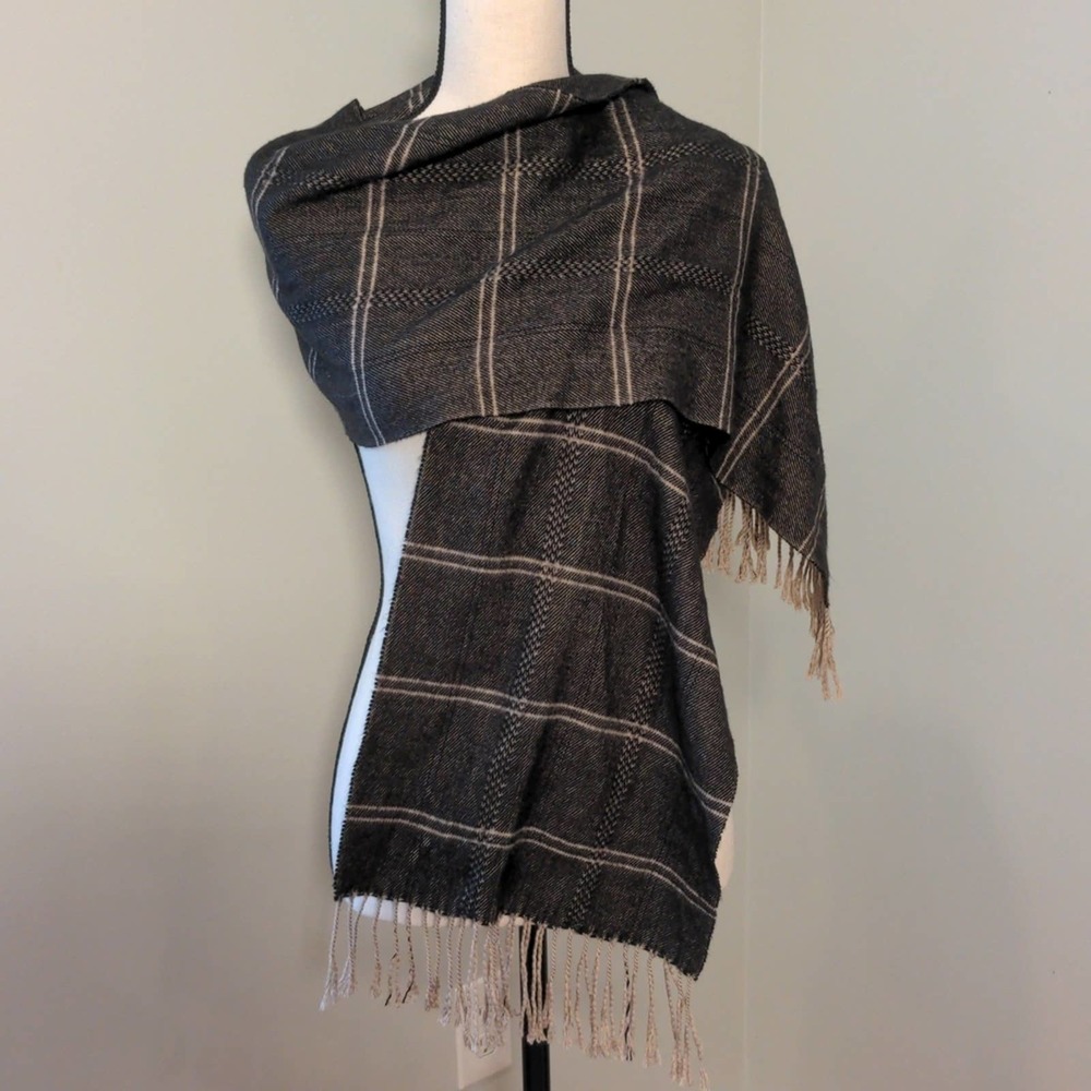 Ugg Plaid Soft Scarf in Great Condition